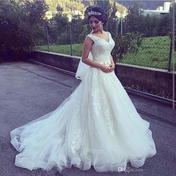 elegant v neck garden bridal gowns lace applique wedding dresses a-line country arabian lace wedding gowns custom made bridal dresses, White
elegant v neck garden bridal gowns lace applique wedding dresses a-line country arabian lace wedding gowns custom made bridal dresses, White