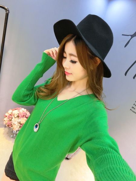 2022 autumn winter sweater women fashion v-neck sweater loose 100% cashmere wool batwing sleeve plus size pullover, White;black
2022 autumn winter sweater women fashion v-neck sweater loose 100% cashmere wool batwing sleeve plus size pullover, White;black
