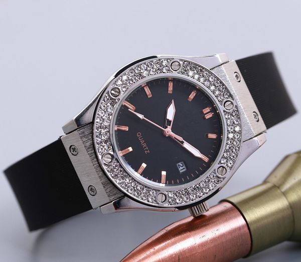 

reloj mujer новый бренд простой роскошный браслет женские платья часы полный бриллиант часы женская мода день дата черный резиновый ремешок, Slivery;brown