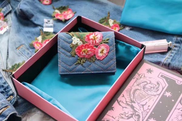 new arriavl women short wallet fashion cowboy wallet with flower real leather mini purse coin pocket, Red;black
new arriavl women short wallet fashion cowboy wallet with flower real leather mini purse coin pocket, Red;black