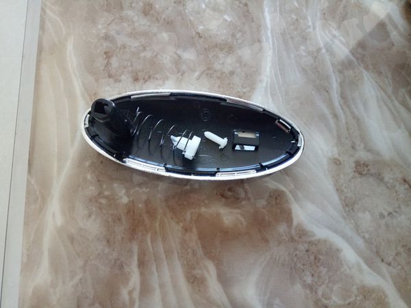 front grille emblem badge mark logo ford focus 05-08 
front grille emblem badge mark logo ford focus 05-08