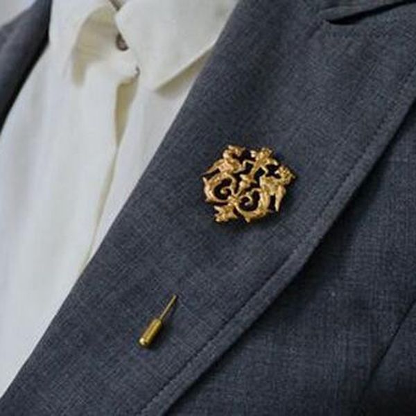 wholesale- gold dragon shield brooches suit shirt corsage lapel stick pin chain brooch jewelry gift for women men, Gray
wholesale- gold dragon shield brooches suit shirt corsage lapel stick pin chain brooch jewelry gift for women men, Gray
