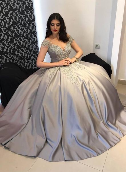 gray sheer neck ball gown evening dresses 2017 short sleeves lace beaded a line satin long prom dresses vintage pageant gowns, Black;red
gray sheer neck ball gown evening dresses 2017 short sleeves lace beaded a line satin long prom dresses vintage pageant gowns, Black;red