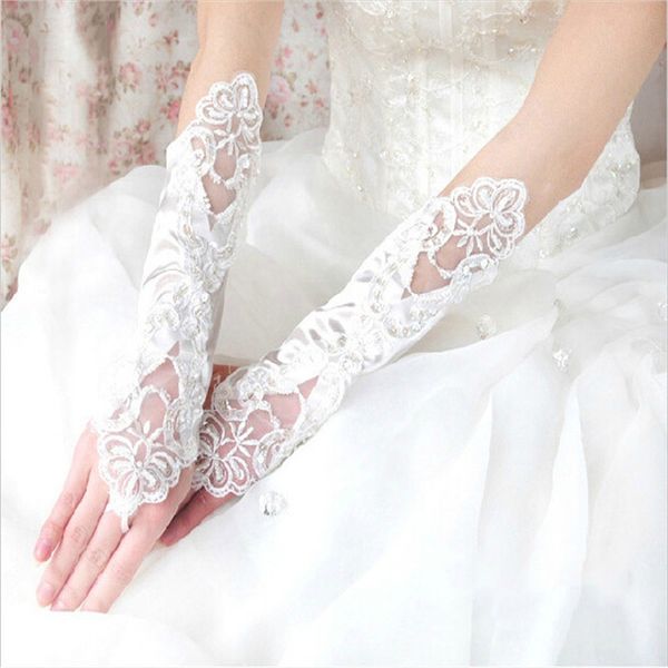 2017 new bridal gloves with lace appliqued fashion fingerless white/ivory wedding gloves elegant wedding accessories
2017 new bridal gloves with lace appliqued fashion fingerless white/ivory wedding gloves elegant wedding accessories