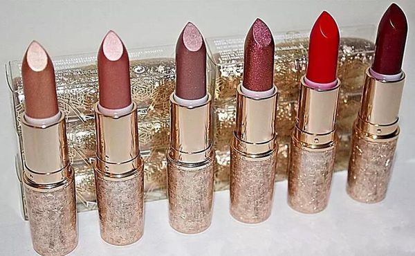 Snowball Limited Edition Holiday Lipstick Elle Belle Rouge En Snow Shimmer & Spice Glistening Holiday Crush Warm Ice Lipstick J1642
Snowball Limited Edition Holiday Lipstick Elle Belle Rouge En Snow Shimmer & Spice Glistening Holiday Crush Warm Ice Lipstick J1642