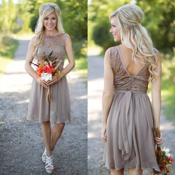 short lace country bridesmaids dresses sheer bateau neck wedding guest dress knee length pleated chiffon maid of honor gowns, White;pink
short lace country bridesmaids dresses sheer bateau neck wedding guest dress knee length pleated chiffon maid of honor gowns, White;pink