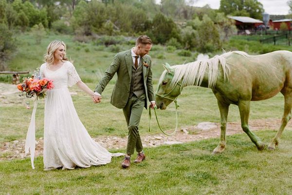 garden lace wedding dresses 2019 new custom white ivory sweep train a-line boho beach v-neck half sleeve bridal gowns vestido de noiva w1002
garden lace wedding dresses 2019 new custom white ivory sweep train a-line boho beach v-neck half sleeve bridal gowns vestido de noiva w1002