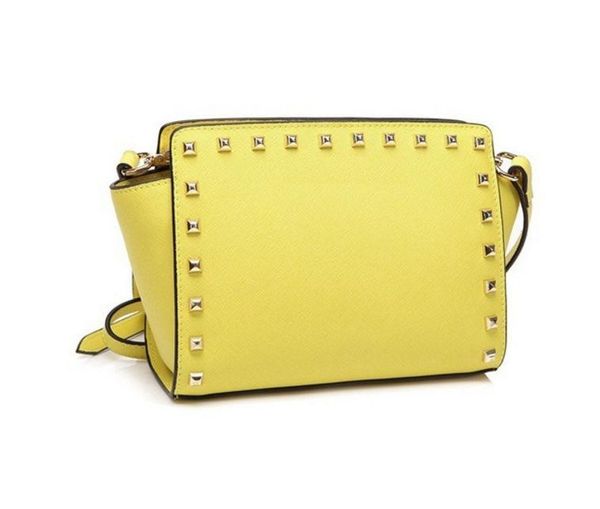 Europe and america brand women 039 handbag fa hion women me enger bag rivet ingle houlder bag female bag
Europe and america brand women 039 handbag fa hion women me enger bag rivet ingle houlder bag female bag