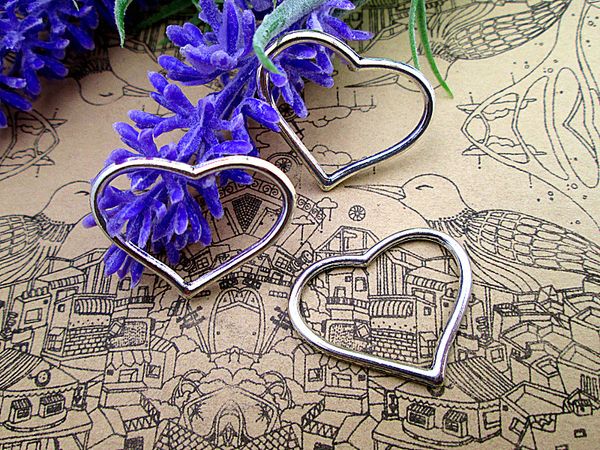 60 pcs heart charms--shiny silver heart charm pendants,heart connector 22x27mm, Bronze;silver
60 pcs heart charms--shiny silver heart charm pendants,heart connector 22x27mm, Bronze;silver