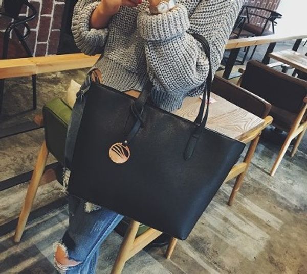 2017 new bags. retro. tote bag. big bag. handbag. fashion casual bag. women's bags. pu. soft bag.shoulder bags
2017 new bags. retro. tote bag. big bag. handbag. fashion casual bag. women's bags. pu. soft bag.shoulder bags