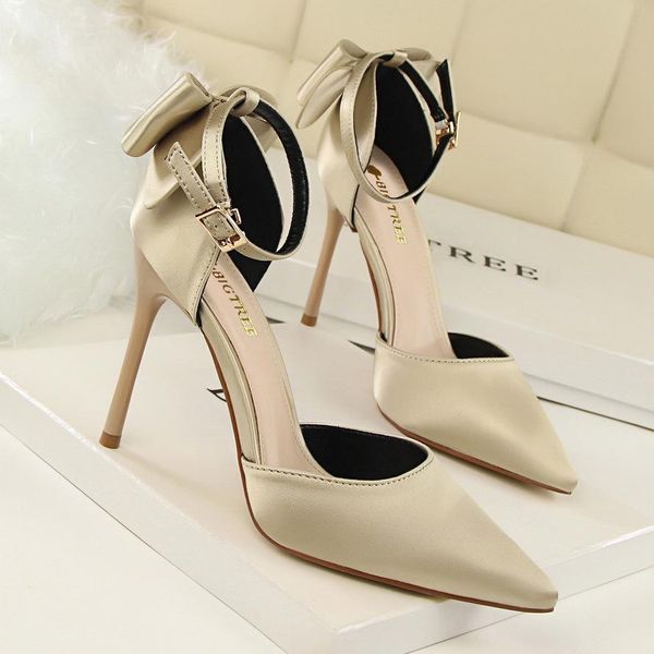 high heels new satin bow women's singles shoes fine with pointed high heels word with sandals red wedding shoes, Black
high heels new satin bow women's singles shoes fine with pointed high heels word with sandals red wedding shoes, Black