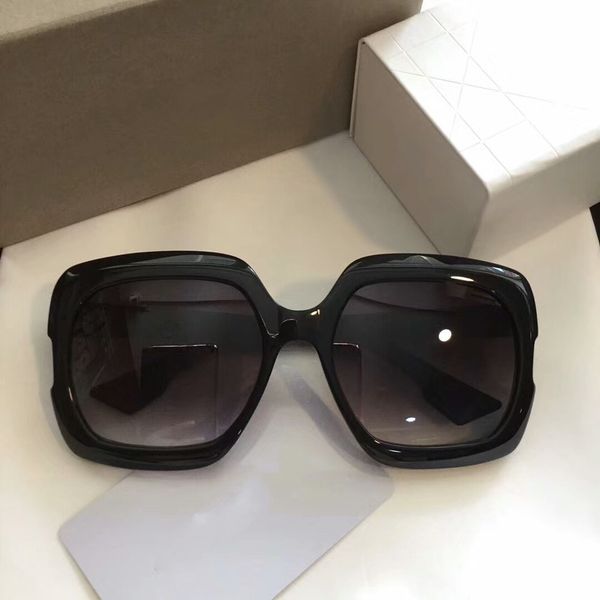 sunglasses for men and women designer summer style 004s anti-ultraviolet retro plate square full frame fashion random box, White;black
sunglasses for men and women designer summer style 004s anti-ultraviolet retro plate square full frame fashion random box, White;black