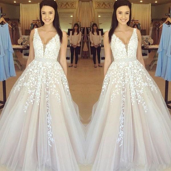 2017 luxury women prom dress plunging tulle appliques v neck party dresses evening gowns sweep train celebrity pageant dress, Black
2017 luxury women prom dress plunging tulle appliques v neck party dresses evening gowns sweep train celebrity pageant dress, Black