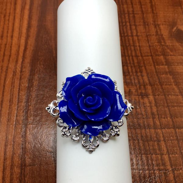 wholesale- 25pcs/lot dark blue rose napkin ring silver hoops romantic nice looking weeding party table decoration
wholesale- 25pcs/lot dark blue rose napkin ring silver hoops romantic nice looking weeding party table decoration