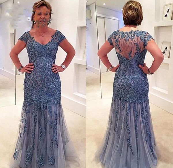 2017 new lace beaded appliques mother of the bridal dresses v-neck illusion back short sleeves column elegant mother of the bridal dresses, Black;red
2017 new lace beaded appliques mother of the bridal dresses v-neck illusion back short sleeves column elegant mother of the bridal dresses, Black;red