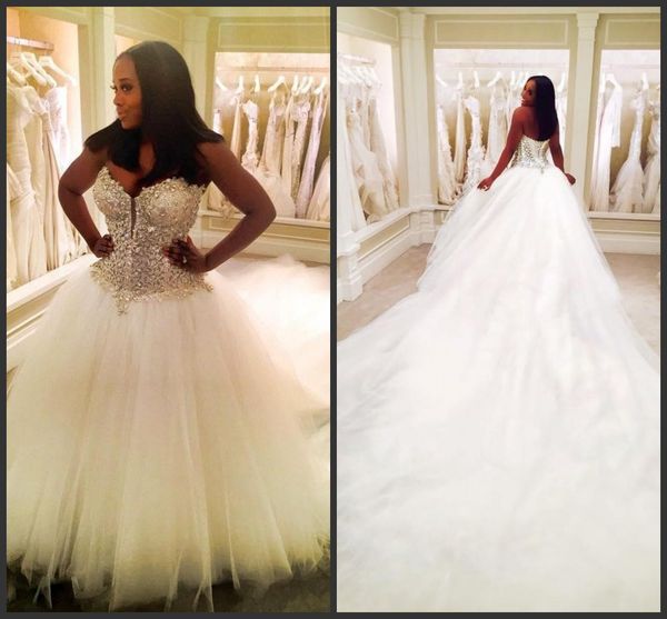 2018 new wedding dresses arabic dubai sweetheart keyhole lace beaded crystal puffy backless tulle plus size chapel train bridal gowns custom, White
2018 new wedding dresses arabic dubai sweetheart keyhole lace beaded crystal puffy backless tulle plus size chapel train bridal gowns custom, White