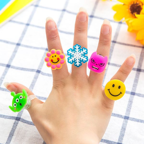 new children's luminescent small toys, flash rings, luminous bracelets, finger lights, peacock night market
new children's luminescent small toys, flash rings, luminous bracelets, finger lights, peacock night market
