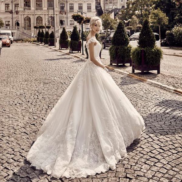 new luxury lace ball gown bateau neck wedding dresses beading romantic bridal gown vestido de noiva, White
new luxury lace ball gown bateau neck wedding dresses beading romantic bridal gown vestido de noiva, White