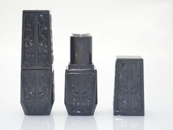 100pcs/lot black retro hollow style cute lip balm container, empty elegant diy lipstick packaging bottle, square beauty tool
100pcs/lot black retro hollow style cute lip balm container, empty elegant diy lipstick packaging bottle, square beauty tool