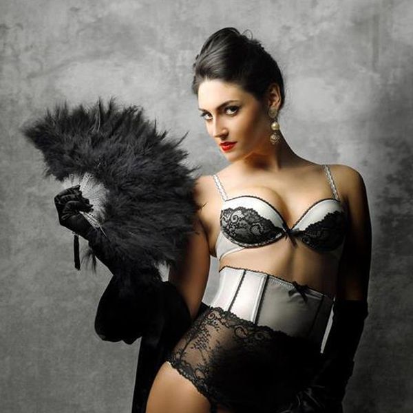 soft fluffy lady burlesque wedding hand fancy dress costume dance feather fan party gift
soft fluffy lady burlesque wedding hand fancy dress costume dance feather fan party gift