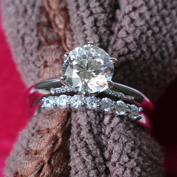 3ct round cut synthetic diamond wedding band ring set for women tow rings combine solid 925 sterling silver ring white gold plated jewelry, Slivery;golden
3ct round cut synthetic diamond wedding band ring set for women tow rings combine solid 925 sterling silver ring white gold plated jewelry, Slivery;golden