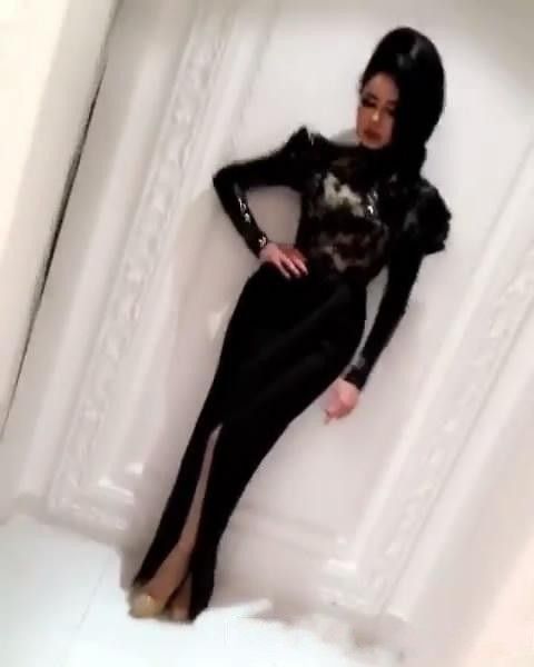 2017 Black Party Dresses Sheath High Neck Beaded Lace Appliqued with Puffy Long Sleeves and Thigh High Split Prom Gowns
2017 Black Party Dresses Sheath High Neck Beaded Lace Appliqued with Puffy Long Sleeves and Thigh High Split Prom Gowns