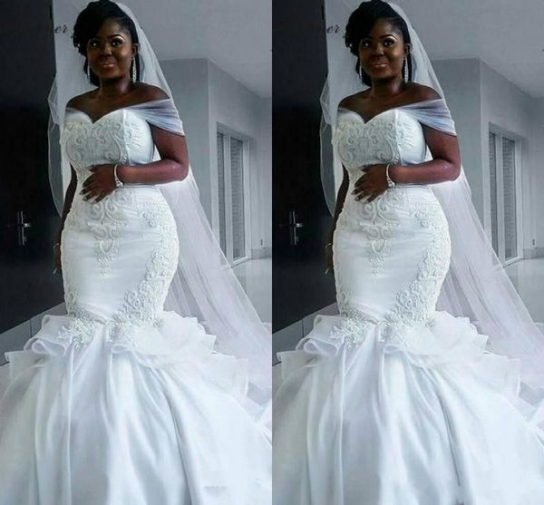 African Mermaid Wedding Dresses Off The Shoulder Lace 3D Appliques Ruffles Satin Black Girls Bridal Gowns Vestisdos Vintage Wedding Dress
African Mermaid Wedding Dresses Off The Shoulder Lace 3D Appliques Ruffles Satin Black Girls Bridal Gowns Vestisdos Vintage Wedding Dress