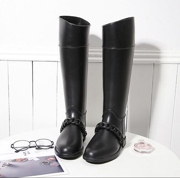 High rainboot women luxury brand de igner waterproof rubber fa hional comfortable boot women lim model flat boot lady chain knight
High rainboot women luxury brand de igner waterproof rubber fa hional comfortable boot women lim model flat boot lady chain knight