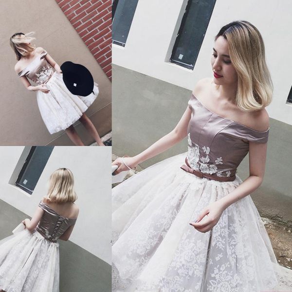 off the shoulder short prom dresses 2017 satin and white lace knee length evening gowns corset back homecoming party dress, Black
off the shoulder short prom dresses 2017 satin and white lace knee length evening gowns corset back homecoming party dress, Black