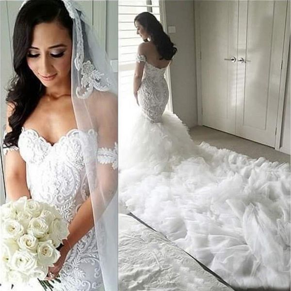 Arabic Gorgeous Full Lace Mermaid Wedding Dresses 2017 Sexy Off Shoulder Applique Bridal Gowns Long Cascading Ruffels Train Vestido
Arabic Gorgeous Full Lace Mermaid Wedding Dresses 2017 Sexy Off Shoulder Applique Bridal Gowns Long Cascading Ruffels Train Vestido