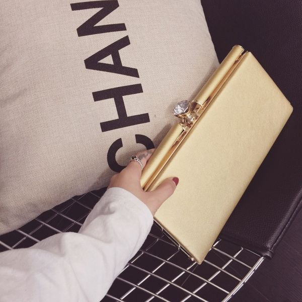 elegant retro clutch bag 2016 fashion brand designer women handbags crossbody shoulder bags ladies handbag evening bag purse, Red;black
elegant retro clutch bag 2016 fashion brand designer women handbags crossbody shoulder bags ladies handbag evening bag purse, Red;black