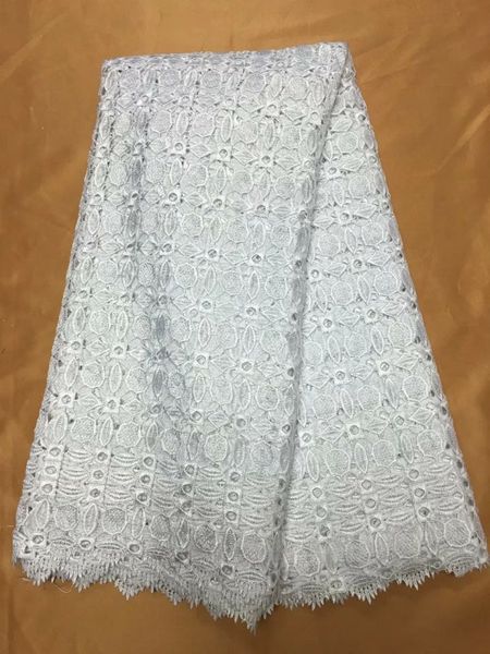 5 yards/pc new fashion white water soluble african lace fabric embroidery french guipure lace for dress qw27-7
5 yards/pc new fashion white water soluble african lace fabric embroidery french guipure lace for dress qw27-7