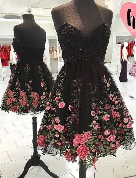 2017 new black sweetheart tulle a line prom dresses sleeveless floral embroidery beaded short party evening prom dresses
2017 new black sweetheart tulle a line prom dresses sleeveless floral embroidery beaded short party evening prom dresses
