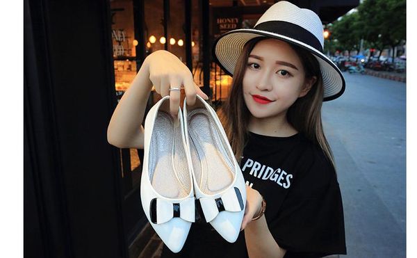 2017 the spring and autumn period and the bowknot pointed single soft bottom shoes lighter low heel shoes work shoes gourd ladle, Black
2017 the spring and autumn period and the bowknot pointed single soft bottom shoes lighter low heel shoes work shoes gourd ladle, Black