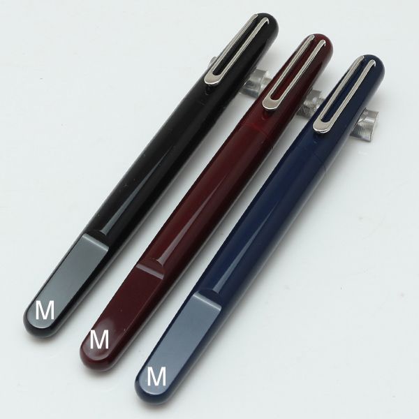 Limited edition mb black resin Magnetic cap fountain pen Electroplating carving Luxury school office stationery writing smooth brand pens
Limited edition mb black resin Magnetic cap fountain pen Electroplating carving Luxury school office stationery writing smooth brand pens