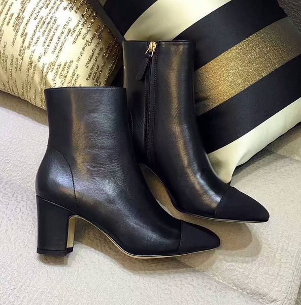 r high-end customization luxury leather fashion elegant and comfortable and comfortable original single quality martin boots, Black
r high-end customization luxury leather fashion elegant and comfortable and comfortable original single quality martin boots, Black