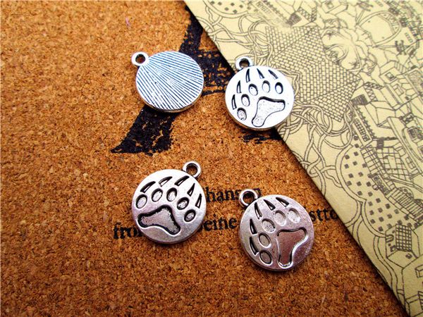 60pcs--bear claw charms, antique tibetan silver bear paw charm pendants 18x15mm, Bronze;silver
60pcs--bear claw charms, antique tibetan silver bear paw charm pendants 18x15mm, Bronze;silver