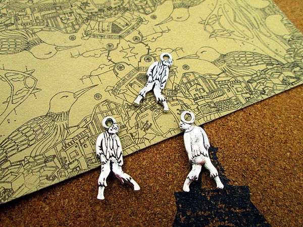 60pcs zombie charms tierracast, frightful delightful antique silver, great for halloween charm jewelry 26x13mm, Bronze;silver
60pcs zombie charms tierracast, frightful delightful antique silver, great for halloween charm jewelry 26x13mm, Bronze;silver