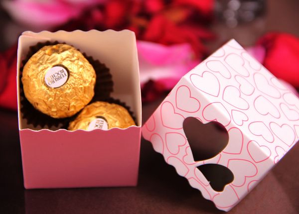 Love Heart Фиолетовый Розовый Малые Лазерная резка конфеты мешок венчания Благосклон
Love Heart Фиолетовый Розовый Малые Лазерная резка конфеты мешок венчания Благосклон