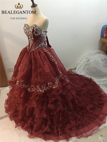 2017 crystal embroidery ball gown quinceanera dresses with sequined beading organza sweet 16 dresses vestido debutante gowns bq24, Blue;red
2017 crystal embroidery ball gown quinceanera dresses with sequined beading organza sweet 16 dresses vestido debutante gowns bq24, Blue;red