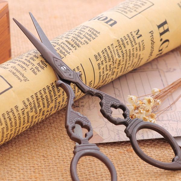 creative antique sewing scissors durable vintage stripe hollow sewing supplies 3cr13 steel retro scissors hand tools
creative antique sewing scissors durable vintage stripe hollow sewing supplies 3cr13 steel retro scissors hand tools