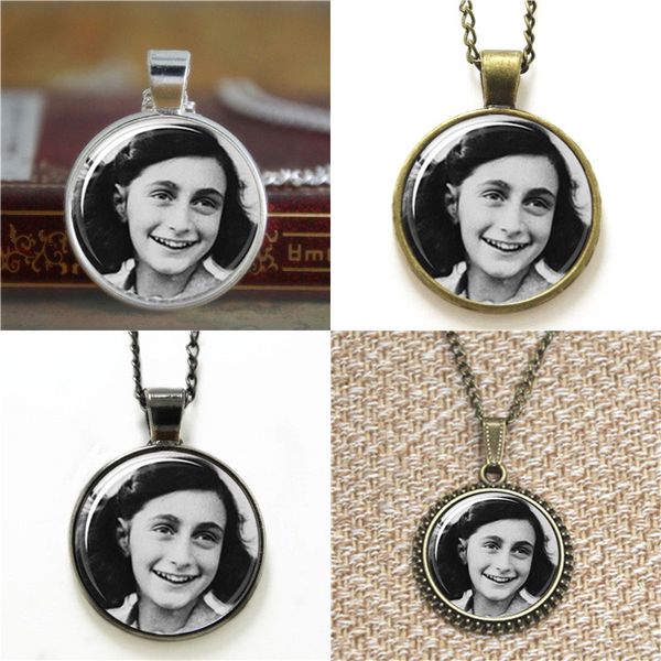 Colares com Pingente diyshop2012
Colares com Pingente diyshop2012