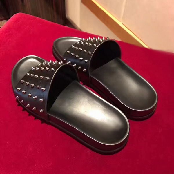 New Summer Luxury Men Black Leather Spikes Red Bottom Sandals Slipper Indoor Outdoor Slipper Fashion Sandal shoes
New Summer Luxury Men Black Leather Spikes Red Bottom Sandals Slipper Indoor Outdoor Slipper Fashion Sandal shoes