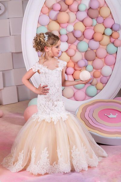 Sexy Children Images Mermaid Lace Applique First Communion Dresses For Girls Champagne Short Sleeves Flower Girl Dresses
Sexy Children Images Mermaid Lace Applique First Communion Dresses For Girls Champagne Short Sleeves Flower Girl Dresses