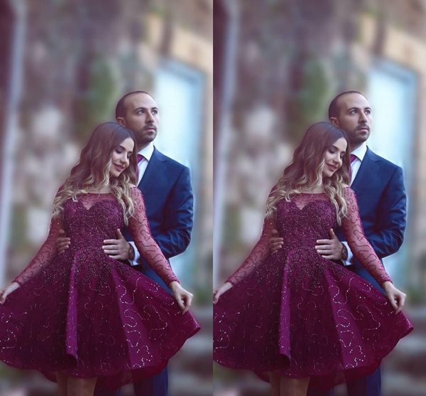 Burgundy Arabic Short Prom Dresses Sccop Beads Sheer Long Sleeves Cocktail Dresses Knee Length Homecoming Dress
Burgundy Arabic Short Prom Dresses Sccop Beads Sheer Long Sleeves Cocktail Dresses Knee Length Homecoming Dress