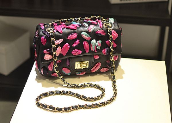 brand design brand package cool style color flower woman chain bag xiaoxiang wind leather shoulder bag fashion stereo flower bag
brand design brand package cool style color flower woman chain bag xiaoxiang wind leather shoulder bag fashion stereo flower bag