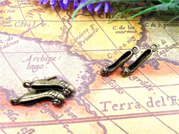 90pcs--high heel shoe charms, antique bronze 3d lovely high heeled shoes charm pendant 18x14mm, Bronze;silver
90pcs--high heel shoe charms, antique bronze 3d lovely high heeled shoes charm pendant 18x14mm, Bronze;silver