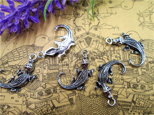 30pcsalligator charms, antique tibetan silver tone 3d can swing alligator charm pendants,crocodile charms,jewelry making 40x12mm, Bronze;silver
30pcsalligator charms, antique tibetan silver tone 3d can swing alligator charm pendants,crocodile charms,jewelry making 40x12mm, Bronze;silver