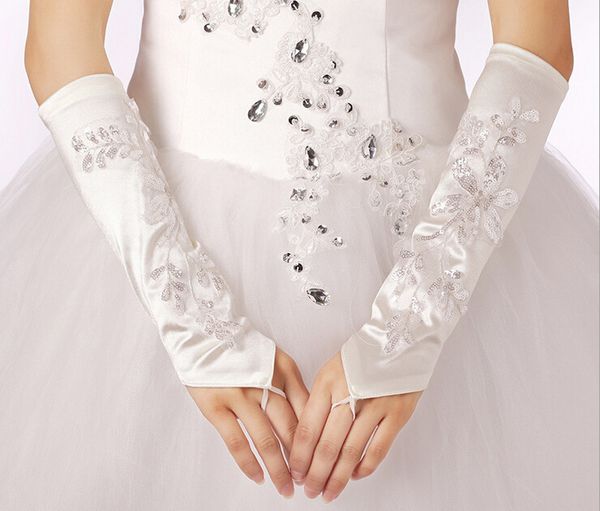 2017 new arrival fashion bridal gloves white/ivory stock elegant fingerless wedding gloves wedding accessories
2017 new arrival fashion bridal gloves white/ivory stock elegant fingerless wedding gloves wedding accessories