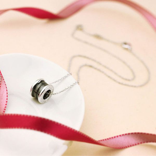 Charity version of red thread ceramic lovers necklace, titanium steel marble pendant sautoir with red anti-counterfeiting mark
Charity version of red thread ceramic lovers necklace, titanium steel marble pendant sautoir with red anti-counterfeiting mark